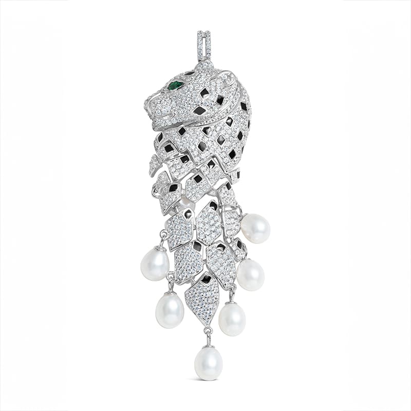 Leopard Pendant with Pearl