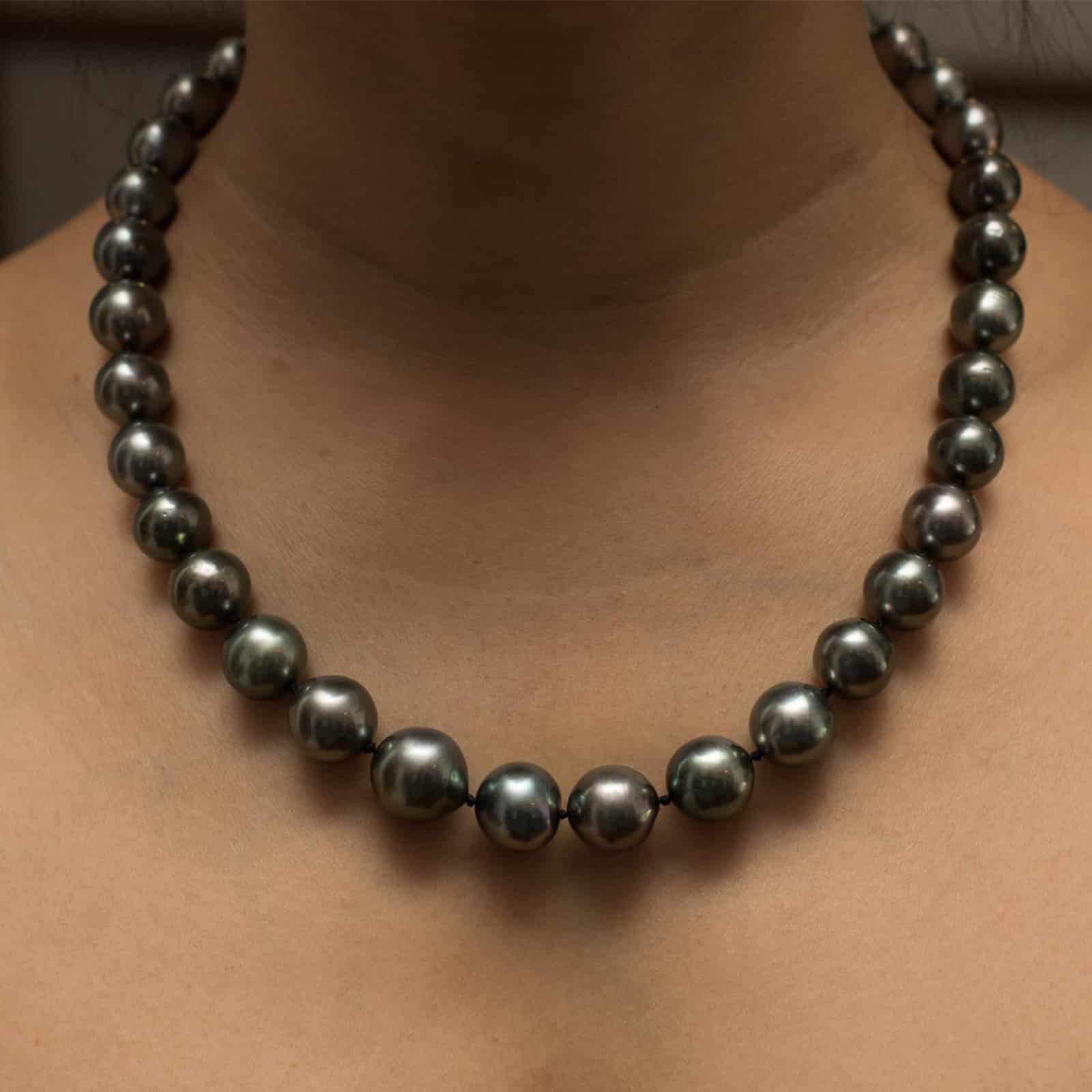 Tahitian Pearl Necklace & Studs Set