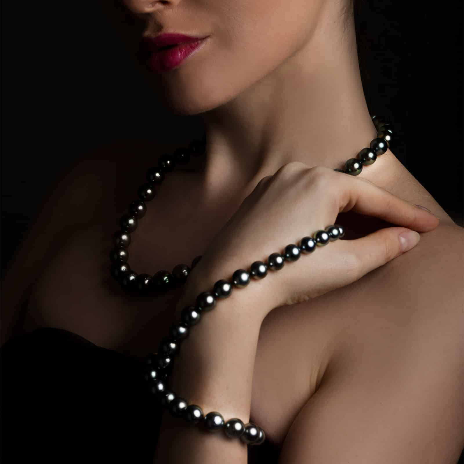 Tahitian Pearl Necklace & Studs Set