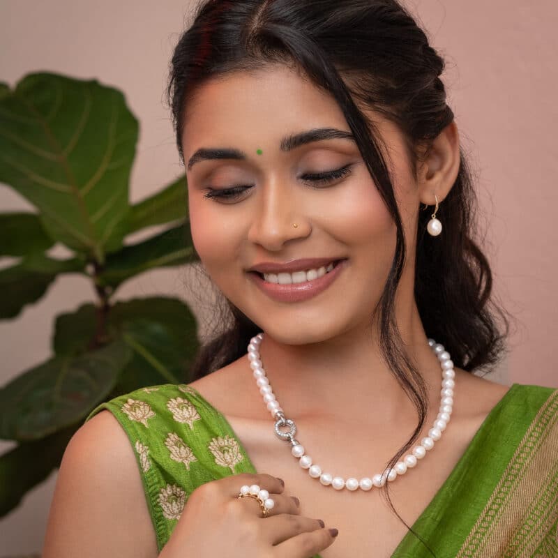 Claire Round Pearl Necklace