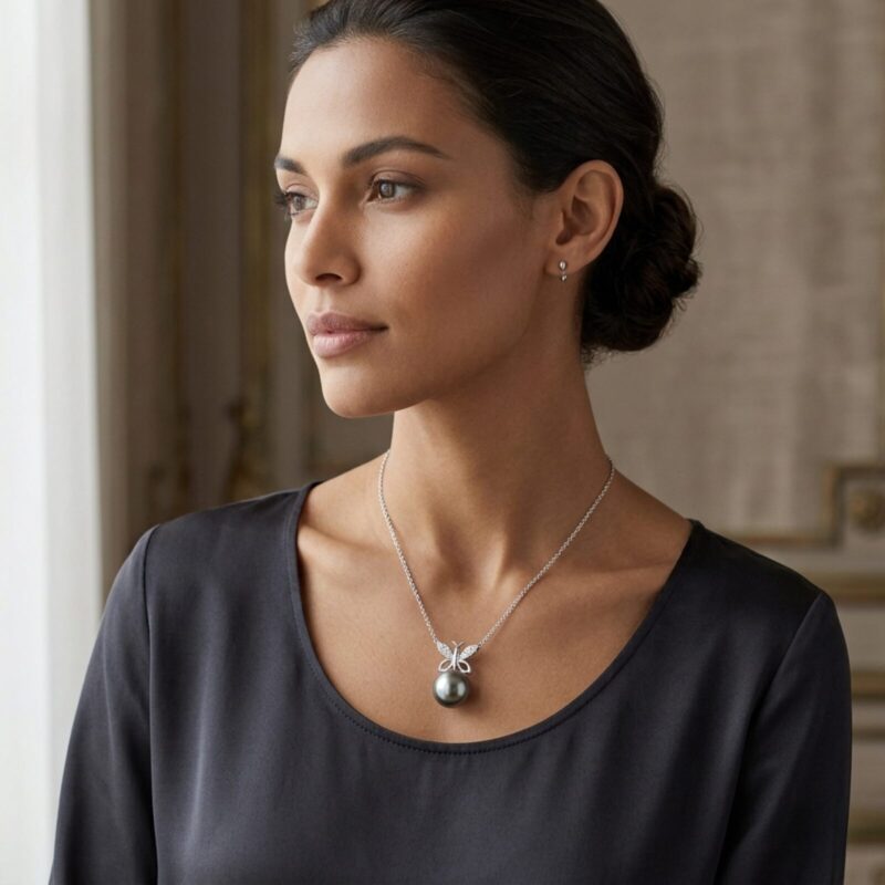 Butterfly Wings Diamond Necklace with Japnese Akoya Grey Pearl