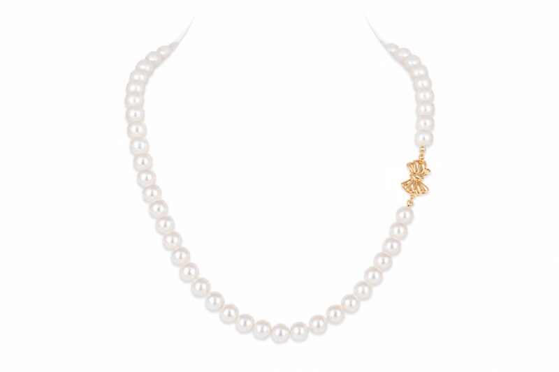 Marilyn Single  Strand Round Pearl Necklace (Bow Clasp)