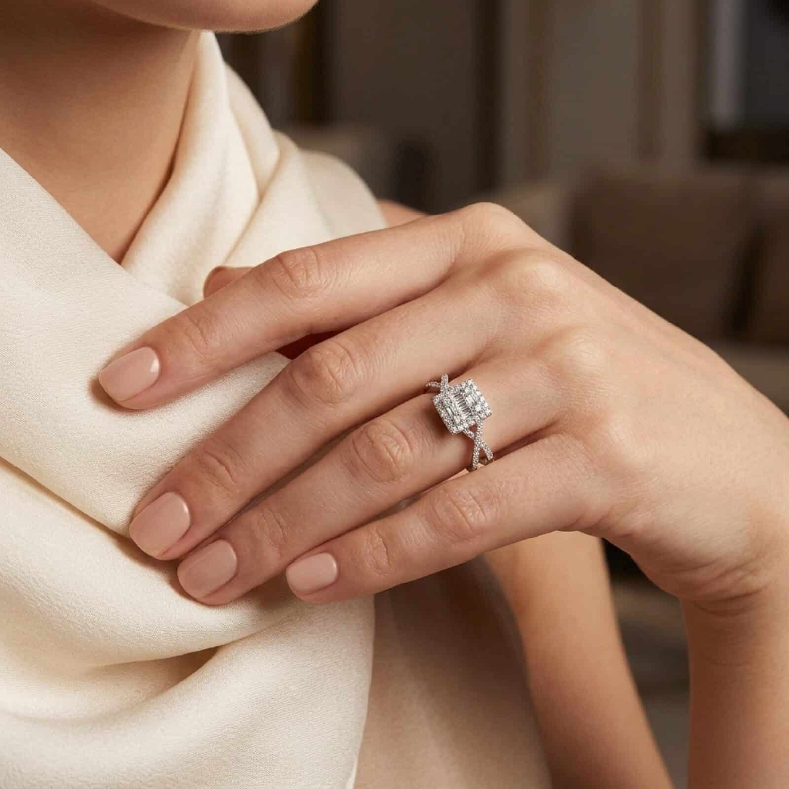 Jyo Illusion set Baguette Diamond with Halo Ring